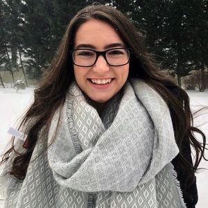 Meet your Posher, Ashley